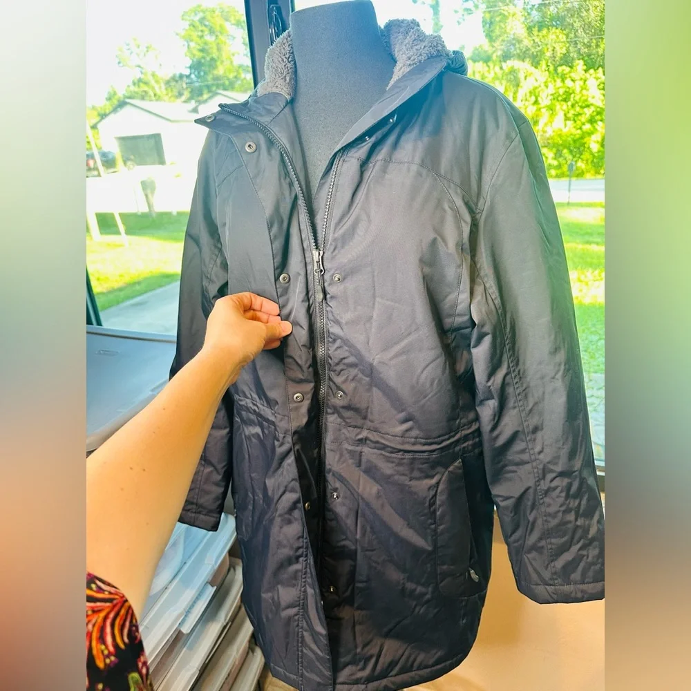 L.L. Bean Misses Winter Warmer Coat Black Size Large - Picture 12 of 15